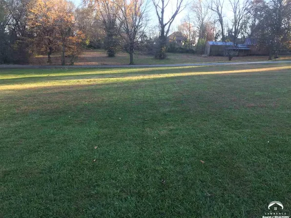 818 River St, Tonganoxie, KS 66086