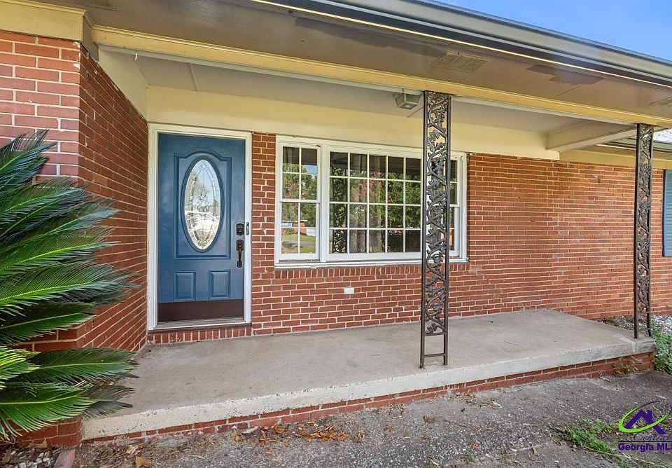 1st image of 209 Fleming Dr