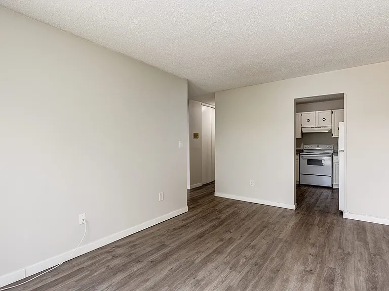 1454 Rae St — Photo 15