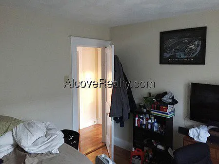 Gordon St — Photo 8