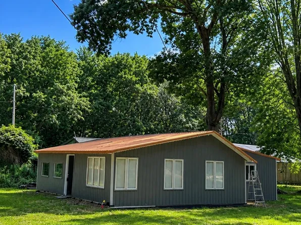 107 Hunter Dr, Lake, MI 48632