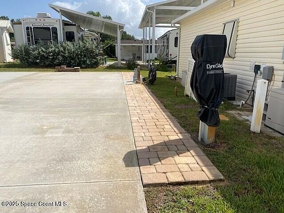 3rd image of 3032 Discovery Pl #55