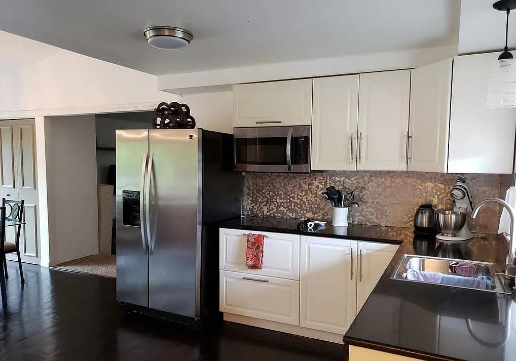 3 bed, 1.5 bath, 1470 sqft, $3,300 — Photo 2