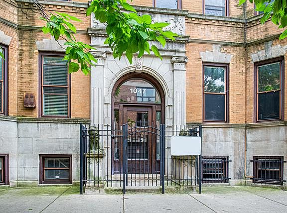 2nd image of 1047 W Leland Ave APT 1E