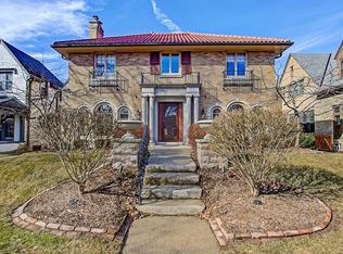6041 N Bay Ridge Ave, Whitefish Bay, WI 53217