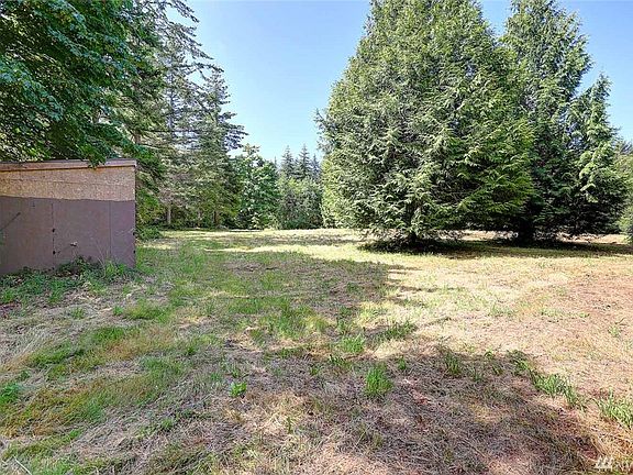 3rd image of 190 Amanda Ln