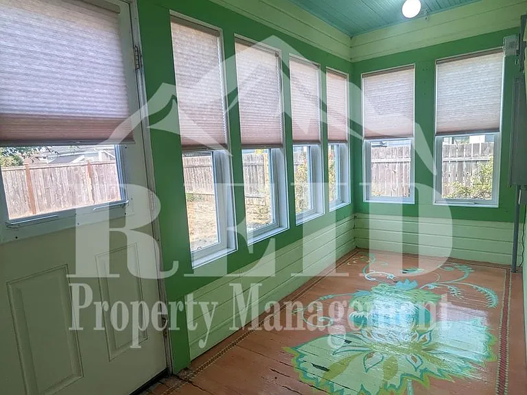 657 Highland Ave — Photo 10