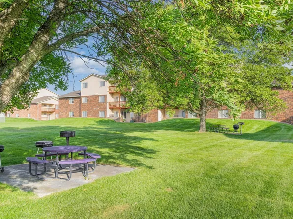 Cobblestone Square Apartments