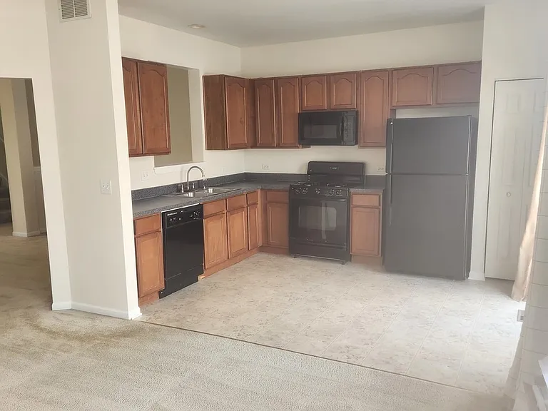 830 Summit Creek Dr #0 — Photo 3