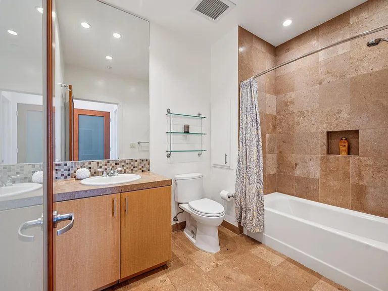 255 Berry St #701 — Photo 16