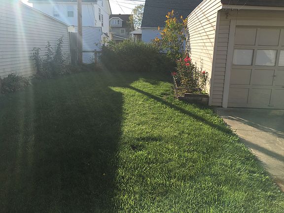 4th image of 4942 E 109th St