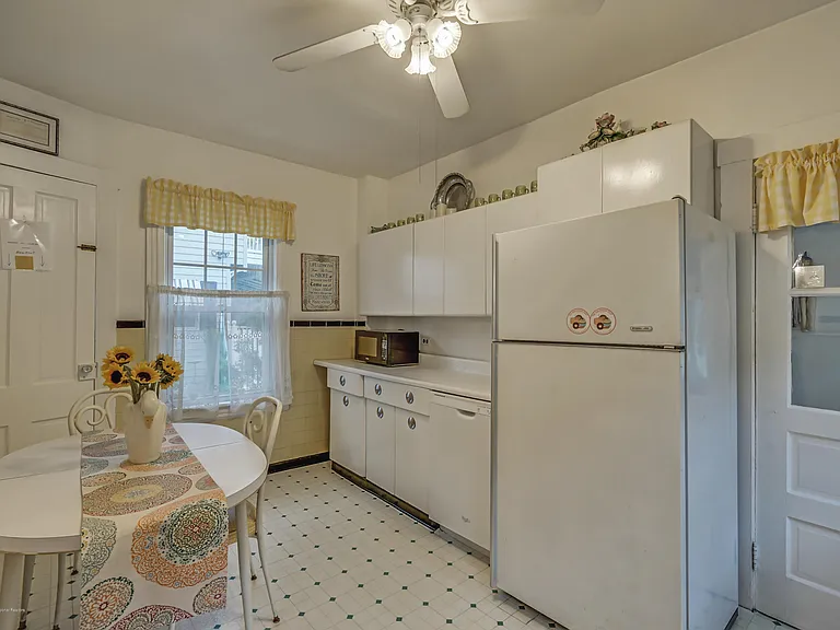 514 Brighton Ave — Photo 13
