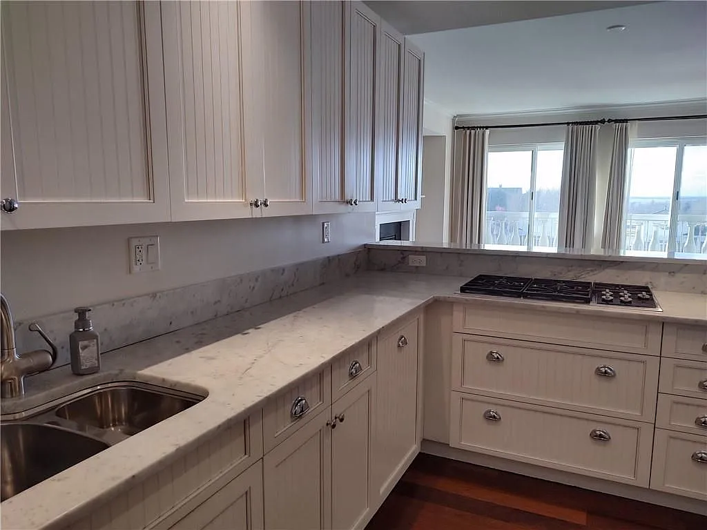 2 bed, 2.0 bath, 1265 sqft, $4,000 — Photo 4