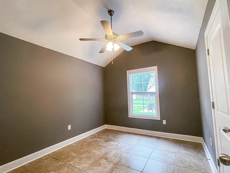 1625 Oxford Pl — Photo 12