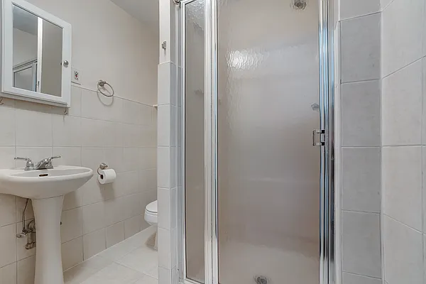 Rented by Twyford Real Estate | media 9