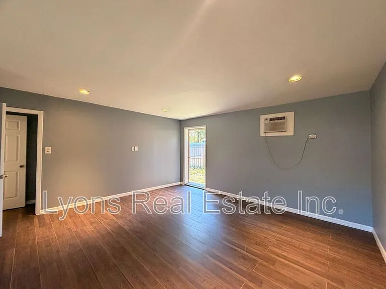 8406 Sevigny Dr — Photo 4