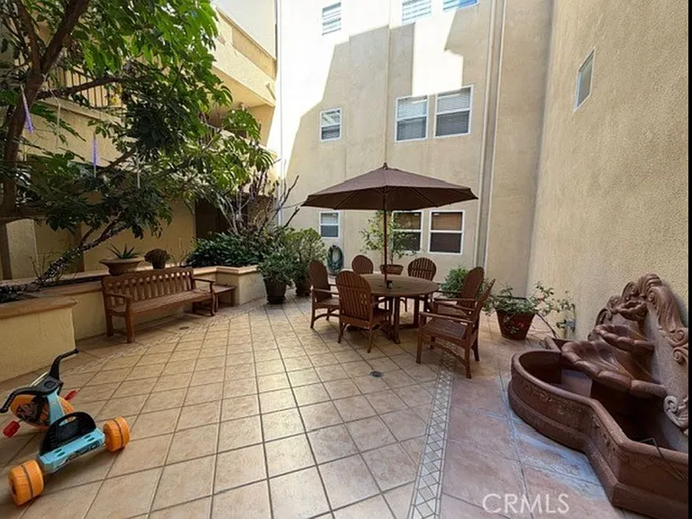 14343 Burbank Blvd #305 — Photo 15