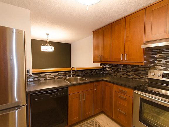 5th image of 10545 Saskatchewan Dr NW