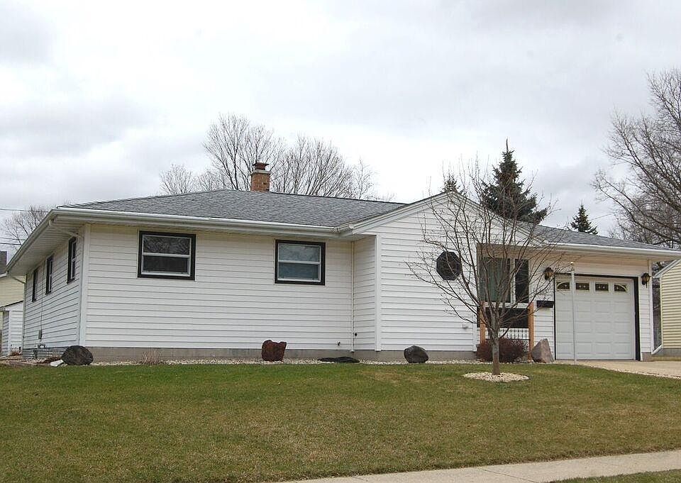 1st image of 613 N Cedar St