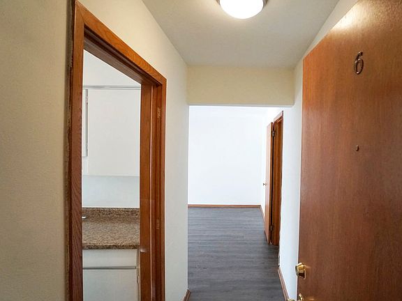 5th image of 1005 15th St E #1409-010