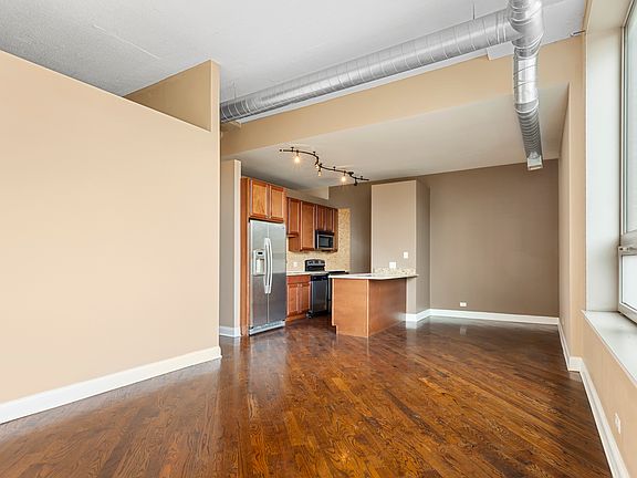4th image of 4131 W Belmont Ave Unit 204