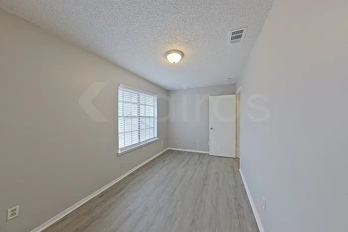 822 Courtenay Pl — Photo 14