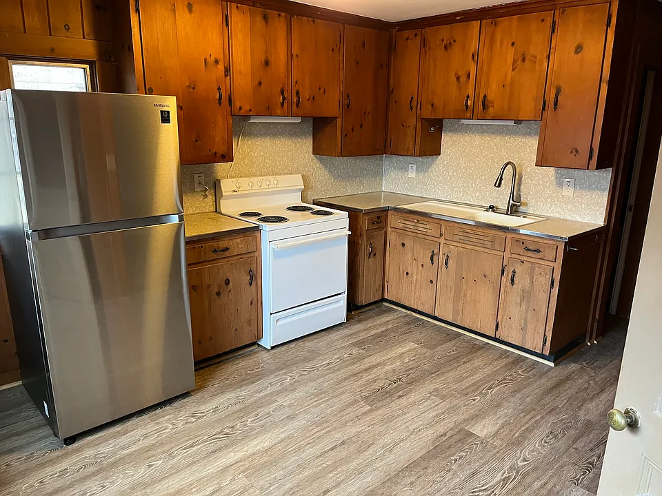 21 Crescent St #2