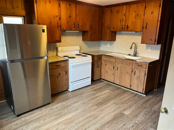 21 Crescent St, Springfield, VT
