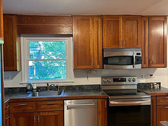 3rd image of 2284 Four Seasons Dr