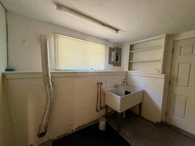 24051 Russell Ave — Photo 23