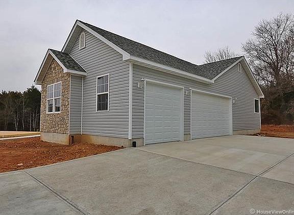 5th image of 4601 Bergamot Dr