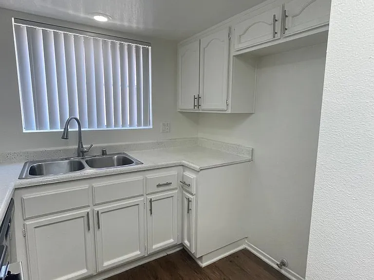 380 N Catalina Ave #1 — Photo 21