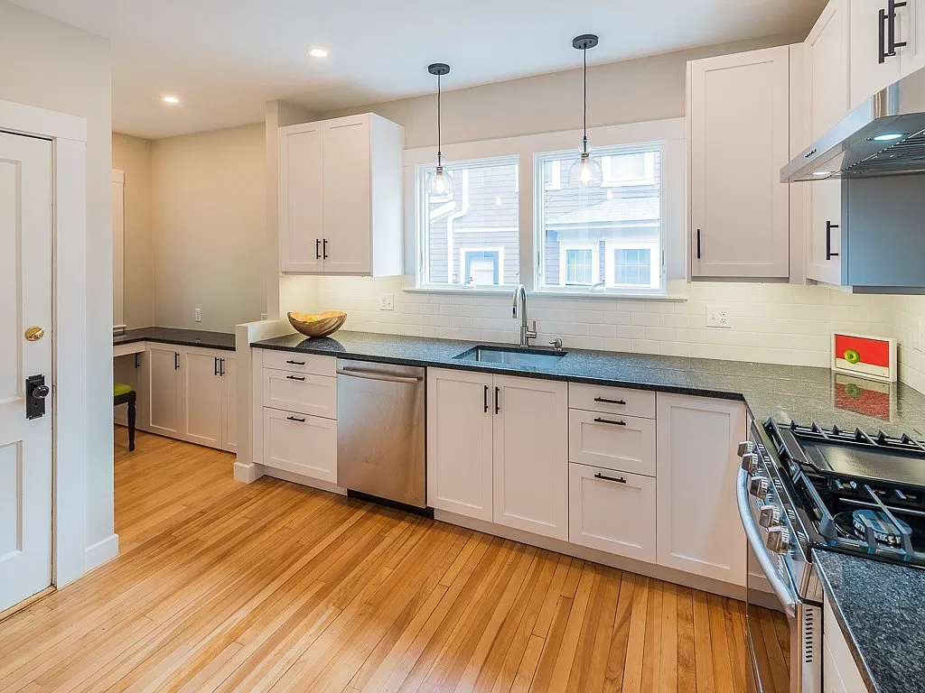 2 bed, 1.0 bath, 1200 sqft, $3,200 — Photo 3