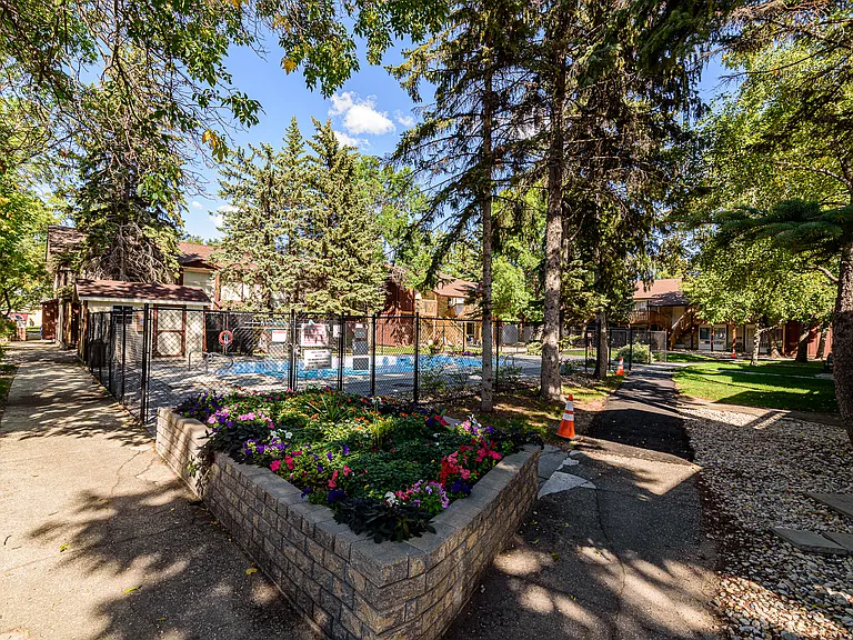437 Hamilton Ave — Photo 4