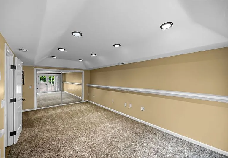 8 Shepherds Pl — Photo 17