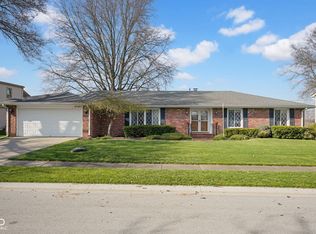 4540 Woodcrest Dr, Columbus, IN 47203