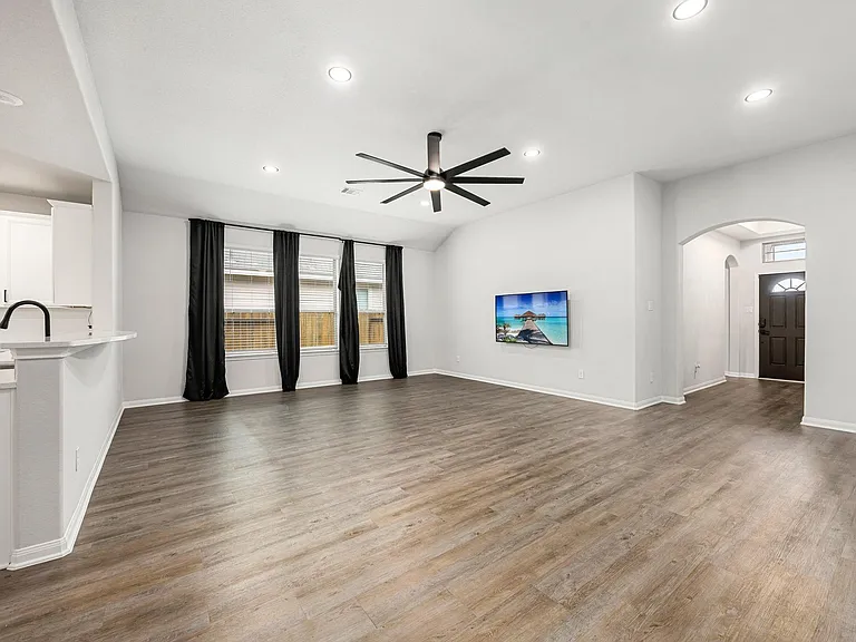 11323 Cora Ln — Photo 9