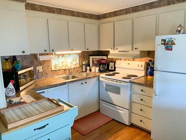 2nd image of 4217 Manatee Ln #3B