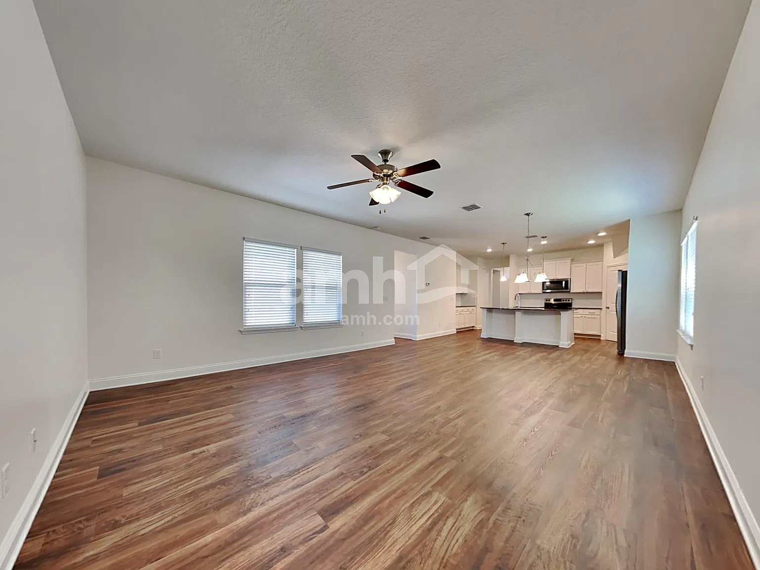 4 bed, 2.5 bath, 2138 sqft, $2,410 — Photo 4
