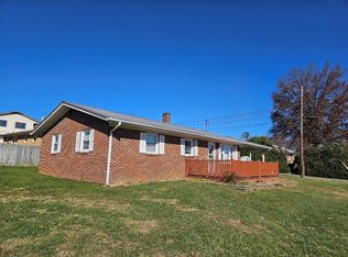 1005 Midnight Dr, Chilhowie, VA 24319