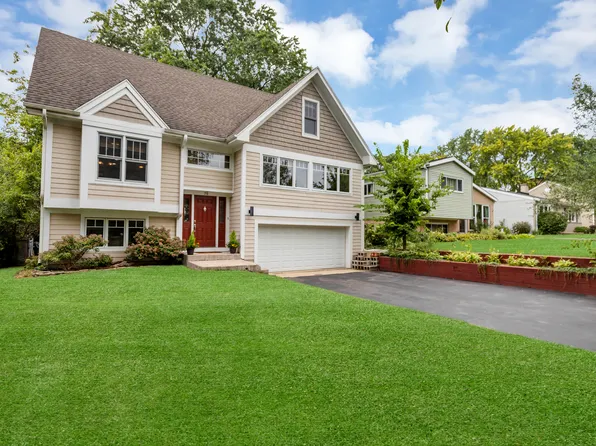70 S Main St, Glen Ellyn, IL 60137
