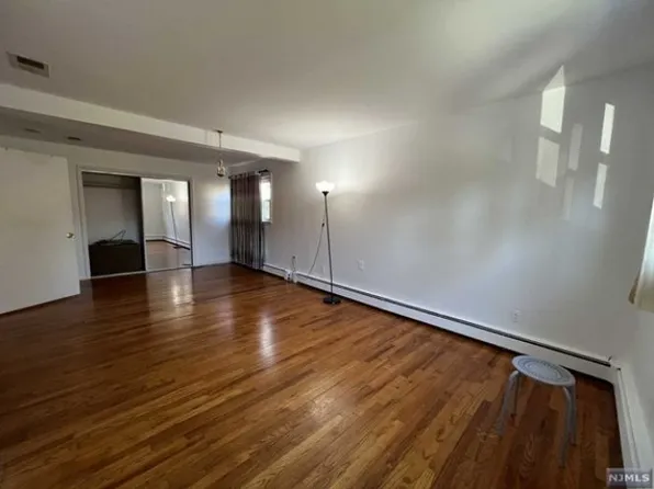 15 Henry Street image 6 of 10