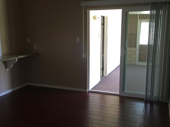 5th image of 1852 Abbott Ave