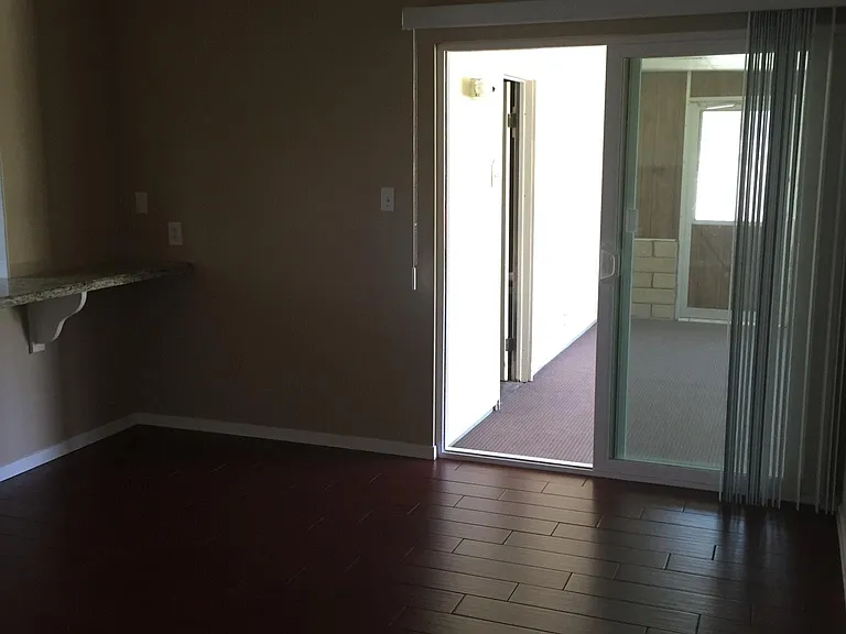1852 Abbott Ave — Photo 5