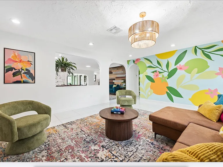 1010 NW 76th Ave — Photo 35