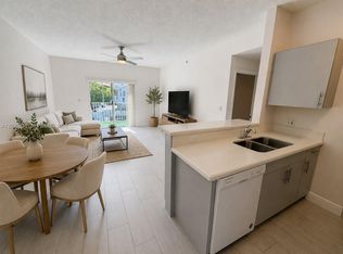 7000 SW 80th St APT 216, Miami, FL 33143
