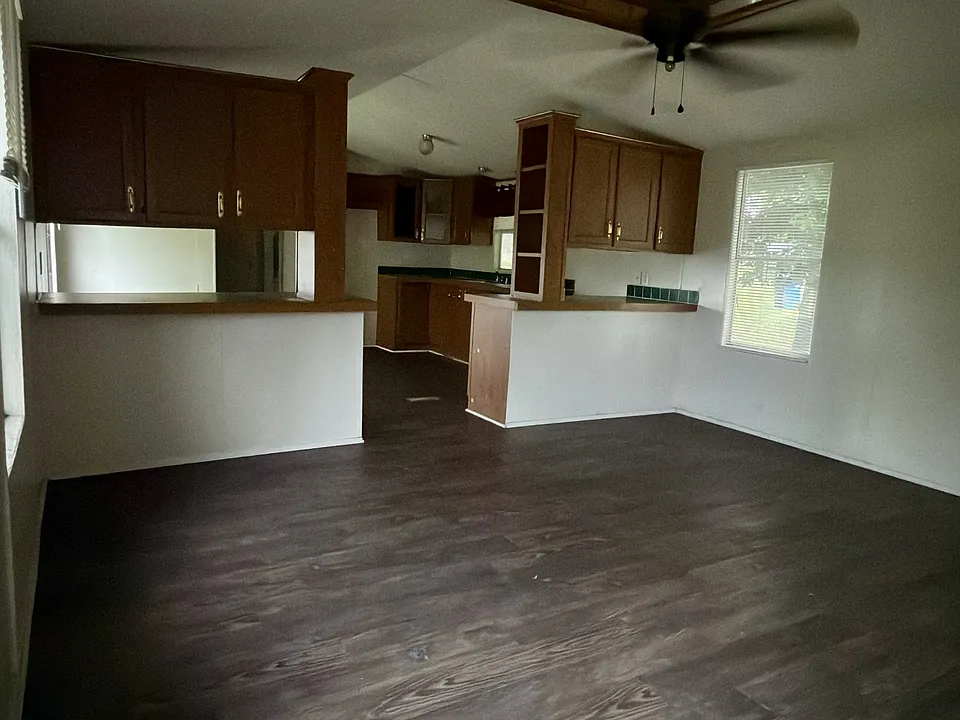600 Davis Cir #11