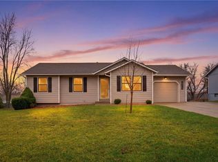 33775 Valley View St, De Soto, KS 66018