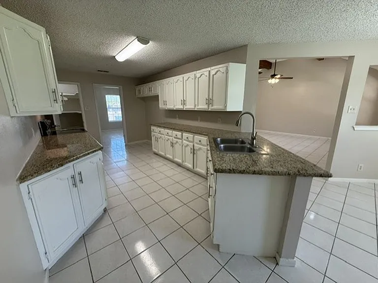 313 Potrero Ct — Photo 6