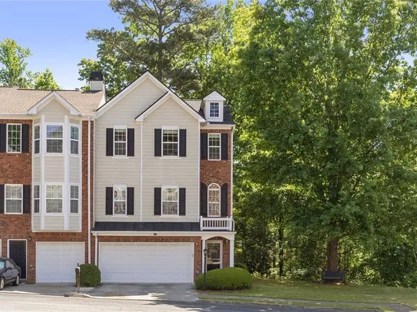 446 Sandtrap Ln, Sugar Hill, GA 30518